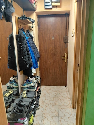 Vand apartament 2 camere Militari