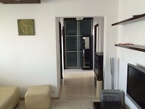 3 camere Titan-Cozla, renovat recent, 69 mp, 5 min de metrou - imagine 2