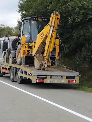 Vând buldoexcavator jcb 3cx