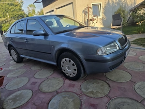 Skoda Octavia Tour 2. Provenienta Porsche RO 2010. Exemplara la numai 109000km! 16 M.P.I  105Cp - imagine 2