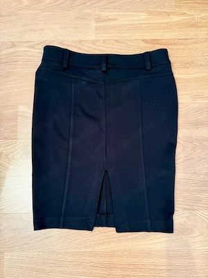 fusta cu buzunare, elastica , croi modern