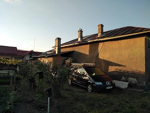 Se vinde.Doua corpuri casa+5000mp teren. - imagine 5