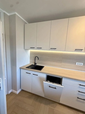 Studio 42 mp Vitan Mall, Prima Inchiriere, renovat - imagine 2