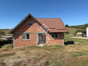 CASĂ DE VÂNZARE – STR. TÂRPIULUI, BISTRIȚA