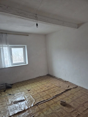 De vanzare casa si teren