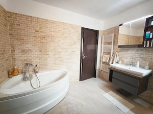 Apartament de 4 camere deco , 92 mp utili , terasa de 107 mp , zona Intre Lacuri - imagine 12