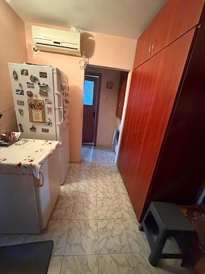 Apartament 2 camere decomandat– Cornitoiu, aproape de Liceul Pedagogic - imagine 9