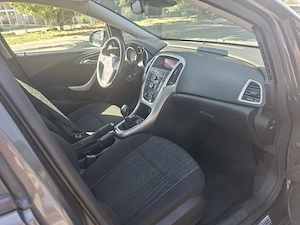 Vând Opel astra j 1.6 Benzină  - imagine 4