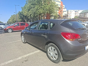 Vând Opel astra j 1.6 Benzină  - imagine 3