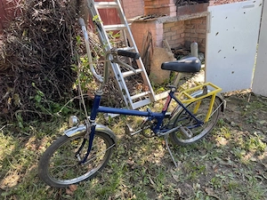 bicicleta albastra