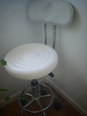 Aparat Electrostimulare și scaun cosmetica 