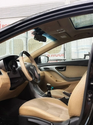 hyundai elantra 1.6 benzina - imagine 6