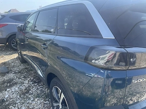 Peugeot 5008 Allure Pack (2023) - imagine 3