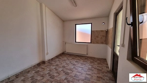 Casa in zona centrala parter si subsol cu acces auto - imagine 5