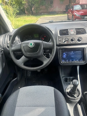 Skoda Fabia-2011-benzina - imagine 2
