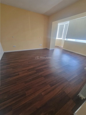 Apartament 5 camere  cu scara interioara tip  penthouse -doua etaje - imagine 11