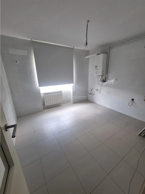 Apartament 5 camere  cu scara interioara tip  penthouse -doua etaje - imagine 6