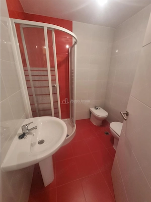 Apartament 5 camere  cu scara interioara tip  penthouse -doua etaje - imagine 19