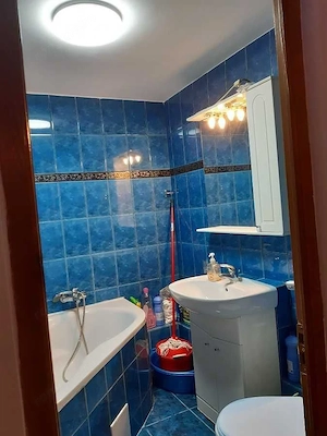 De închiriat: Ap. 2 camere decomandat - Metrou Apărătorii Patriei & Parcare - imagine 5