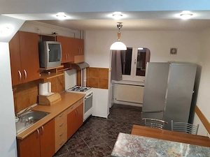 De închiriat: Ap. 2 camere decomandat - Metrou Apărătorii Patriei & Parcare - imagine 2