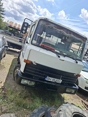 vând nissan eco t100 