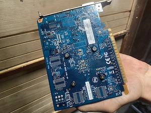 Vând Gtx 750!Nu necesită port!