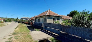 Casa cu gradina de 4000 mp in Carastelec 