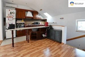 Apartament 3 camere 91 mp, mansarda, P-ta 22 Decembrie, Piatra Neamt