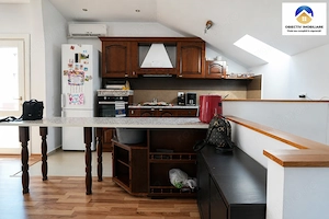 Apartament 3 camere 91 mp, mansarda, P-ta 22 Decembrie, Piatra Neamt - imagine 2