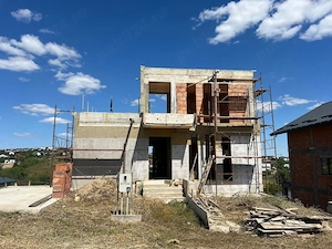 Vand casa vila individuala cu 4 camere in Valea Adanca