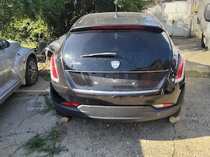 lancia delta 2011 se vinde pentru piese