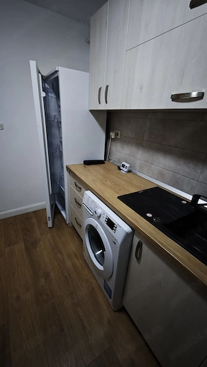 Apartament cu trei camere de inchiriat