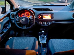Toyota yaris 1.33vvti Automata 2015 Navigatie  - imagine 7