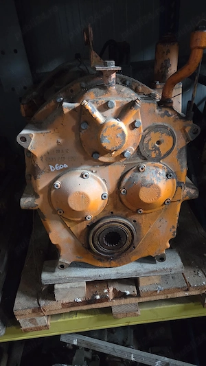 Cutie de Viteza buldozer Hanomag D600 D580E D700 D400 44C 55C 60E 70E din dezmembrare in stoc