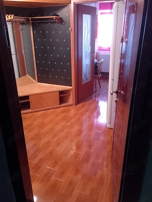 Inchiriez apartament 2 camere Brasov,cartierul Tractorul - imagine 3