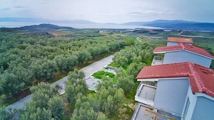 Complex exclusivist cu 3 vile individuale în Paralia Ofriniou Grecia - imagine 2