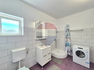 Apartament cu 3 camere, la prima închiriere, în zona centrală - imagine 13