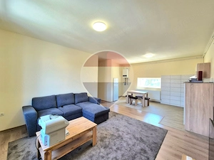 Apartament cu 3 camere, la prima închiriere, în zona centrală - imagine 2