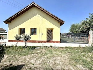 Casa de vanzare in localitatea Dinias - imagine 1