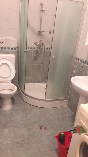 Inchiriez apartament zona ARED UTA contra prestarii de servicii de curatenie la casa - imagine 7