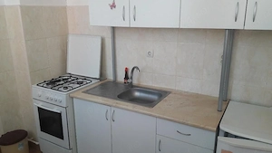Inchiriez apartament zona ARED UTA contra prestarii de servicii de curatenie la casa - imagine 5