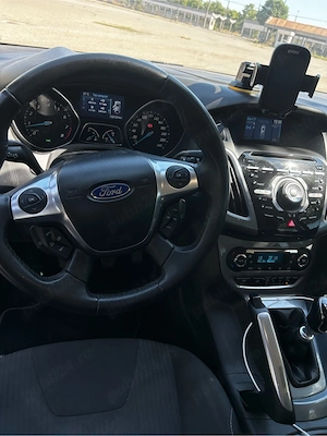 Vând Ford Focus