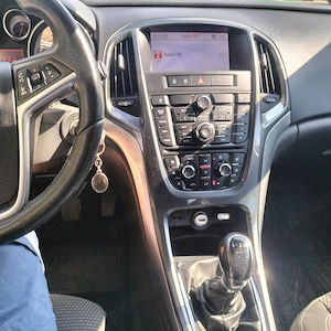 Vând Opel Astra j tourer  - imagine 9