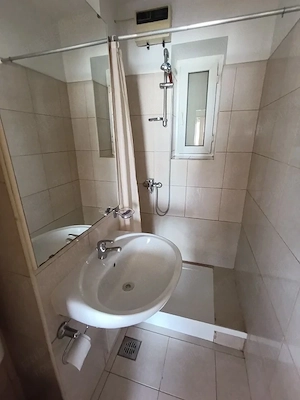 Sala Palatului închiriez apartament 3 camere, vedere superbă, bloc reabilitat - imagine 2