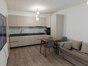 Apartament 2 camere în zona Tractorul