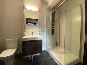 Inchiriez apartament 3 camere - imagine 2