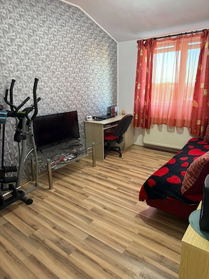 Proprietar închiriez | Apartament 2 camere | Calea Lipovei langa Thalia |  la mansarda - imagine 3