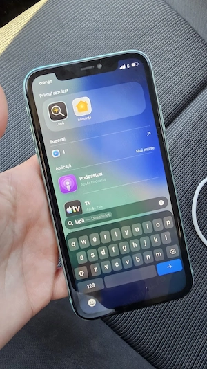 vând iphone 11 