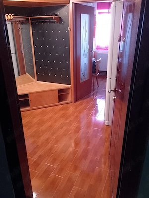 Inchiriez apartament 2 camere Brasov,cartierul Tractorul - imagine 3