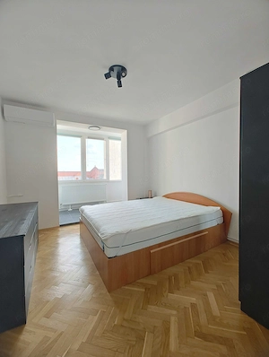 Inchiriez apartament 4 camere, mobilat, complet utilat, ultracentral - imagine 5